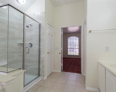 2216 Oak Park Drive - Photo Thumbnail 18