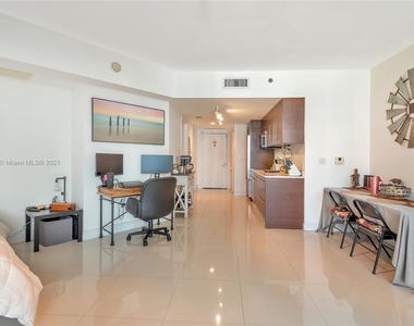 475 Brickell Ave - Photo Thumbnail 5