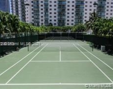 19390 Collins Ave - Photo Thumbnail 18