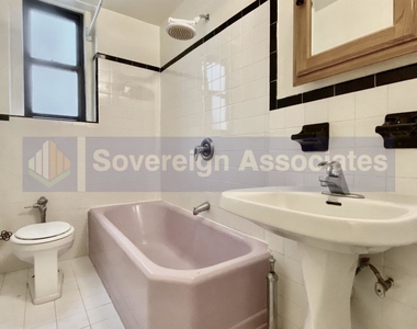 245 Seaman Avenue - Photo Thumbnail 8