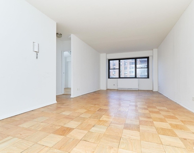 345 East 80th Street - Photo Thumbnail 1