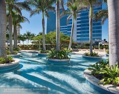 1425 Brickell Ave - Photo Thumbnail 14