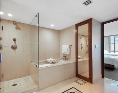 6801 Collins Ave - Photo Thumbnail 12