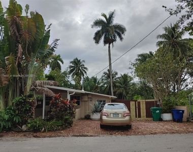 18190 Oleta Dr - Photo Thumbnail 3