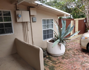 18190 Oleta Dr - Photo Thumbnail 2