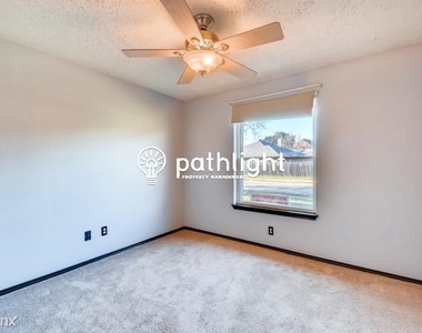 1704 San Francisco St - Photo Thumbnail 8