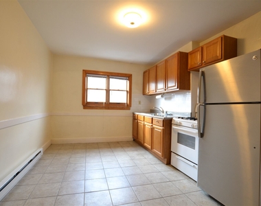 38 Beechcroft St Apt 3 - Photo Thumbnail 3