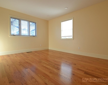 18 Murdock St Apt 2 - Photo Thumbnail 1