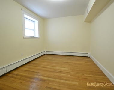 4 Elko St Apt B2 - Photo Thumbnail 4