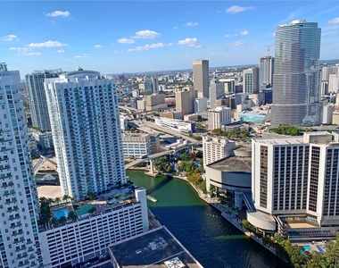 485 Brickell Ave - Photo Thumbnail 6