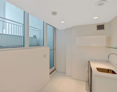 1040 Biscayne Blvd - Photo Thumbnail 32