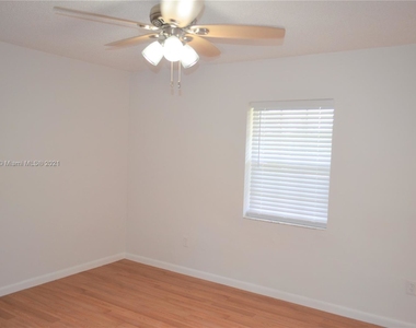 9545 Tiffany Dr - Photo Thumbnail 27