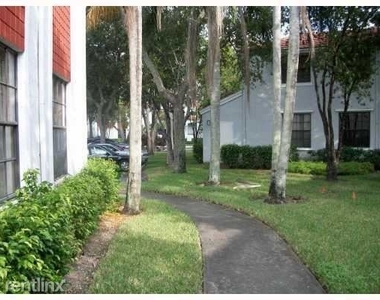 11959 Nw 11th St - Photo Thumbnail 1