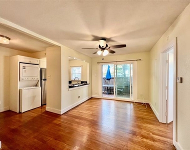 3927 Cole Avenue - Photo Thumbnail 2