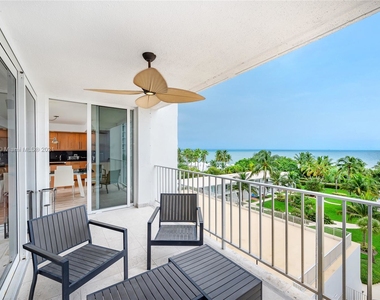 881 Ocean Dr - Photo Thumbnail 11