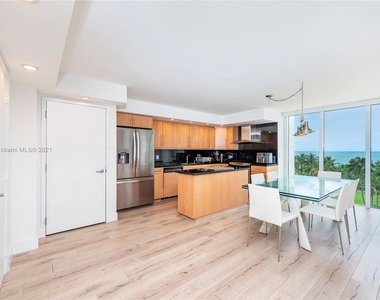 881 Ocean Dr - Photo Thumbnail 4