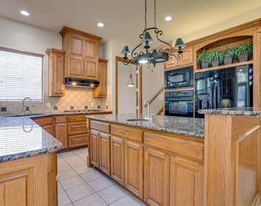 3813 Sonoma Bend - Photo Thumbnail 10