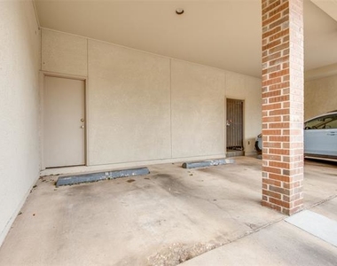 4031 Holland Avenue - Photo Thumbnail 15