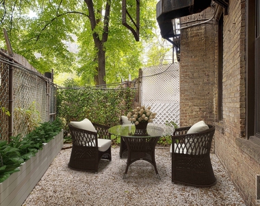 Greenwich Avenue Private Outdoor Space - Photo Thumbnail 0