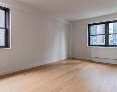 East 39th Street - Photo Thumbnail 5