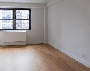 East 39th Street - Photo Thumbnail 7