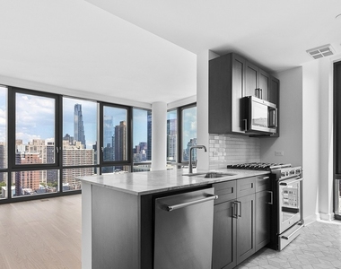 21 West End Avenue - Photo Thumbnail 1