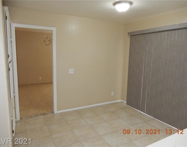 7840 Millhopper Avenue - Photo Thumbnail 4