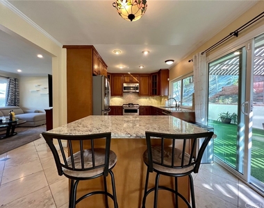 22640 Crespi Street - Photo Thumbnail 8