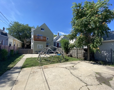 3105 North Sawyer Avenue - Photo Thumbnail 10