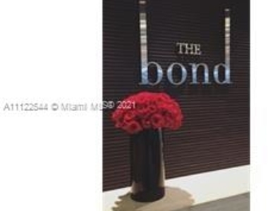 1080 Brickell Ave - Photo Thumbnail 3