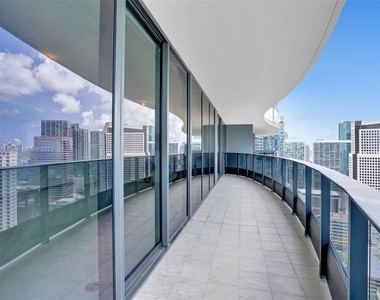 1000 Brickell Plz - Photo Thumbnail 30