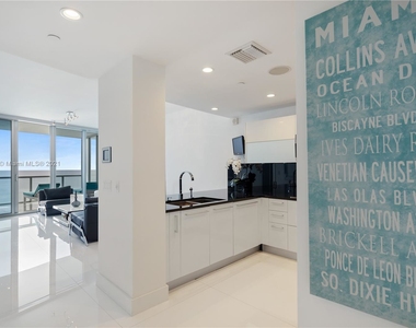 17121 Collins Ave - Photo Thumbnail 39