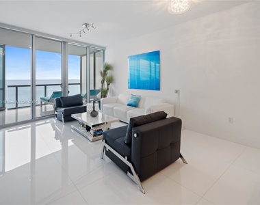 17121 Collins Ave - Photo Thumbnail 23