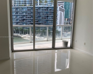 465 Brickell Ave - Photo Thumbnail 5