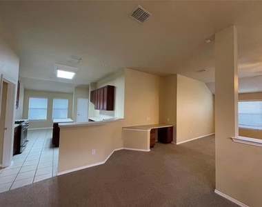 1535 Silver Spur Drive - Photo Thumbnail 8