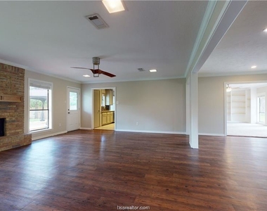 1108 Hawk Tree Drive - Photo Thumbnail 10