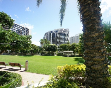 801 Brickell Key Blvd - Photo Thumbnail 22