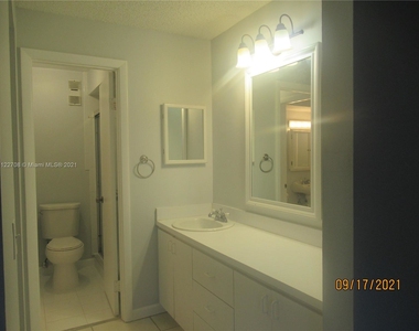 13236 Sw 111th Ter - Photo Thumbnail 9