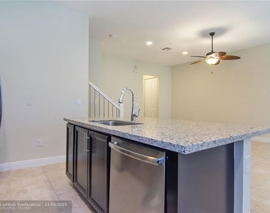 12408 Nw 17ct - Photo Thumbnail 10