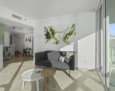 6515 Collins Ave - Photo Thumbnail 3