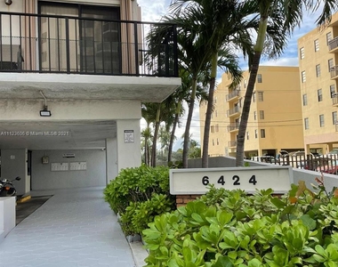 6424 Collins Ave - Photo Thumbnail 0