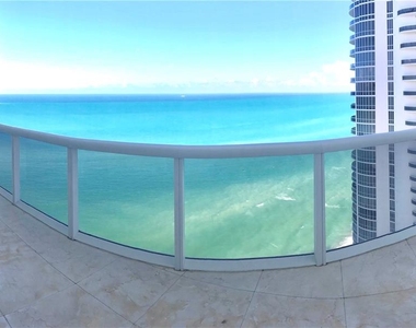 15901 Collins Ave - Photo Thumbnail 9