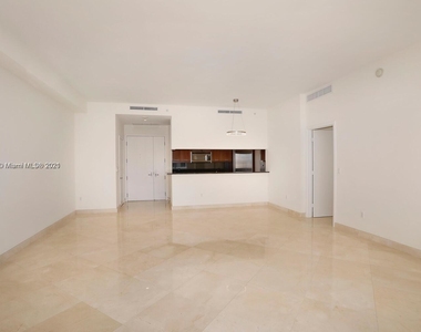 901 Brickell Key Blvd - Photo Thumbnail 7