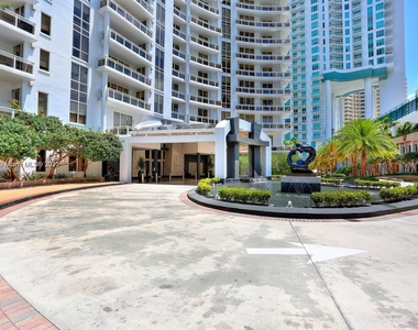 901 Brickell Key Blvd - Photo Thumbnail 17