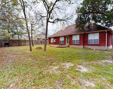 1011 Bayou Woods Drive - Photo Thumbnail 41