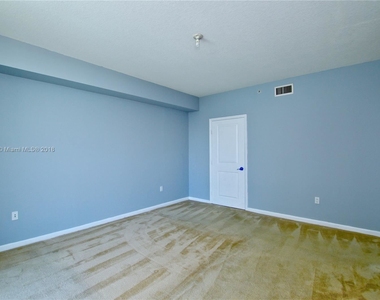 7900 Harbor Island Dr - Photo Thumbnail 29