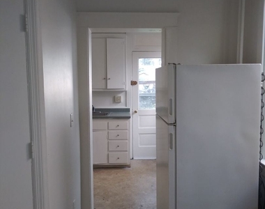 525 E End Ave - Photo Thumbnail 1