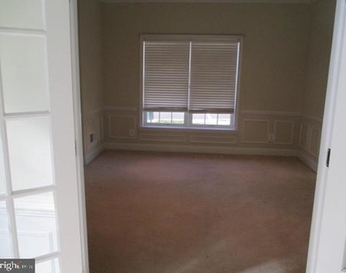 2186 Oberlin Drive - Photo Thumbnail 6