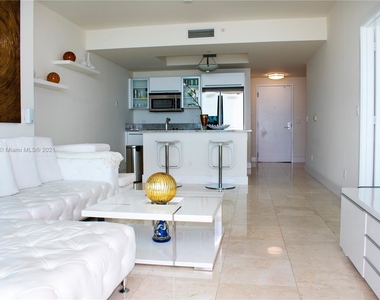 888 Biscayne Blvd - Photo Thumbnail 2