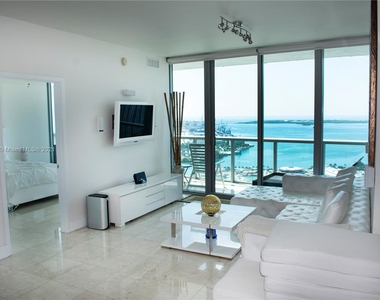 888 Biscayne Blvd - Photo Thumbnail 5